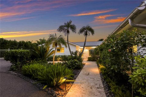 House in Longboat Key, Florida 4 bedrooms, 241.92 sq.m. № 2396673 - photo 8