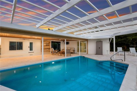 House in Longboat Key, Florida 4 bedrooms, 241.92 sq.m. № 2396673 - photo 27