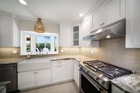 House in Longboat Key, Florida 4 bedrooms, 241.92 sq.m. № 2396673 - photo 14