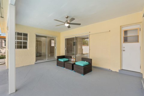 Villa ou maison à vendre à Lauderdale Lakes, Floride: 3 chambres, 120.96 m2 № 2413177 - photo 21