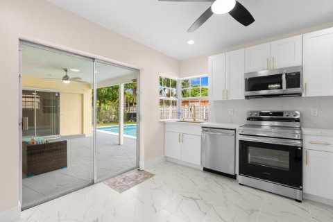 Villa ou maison à vendre à Lauderdale Lakes, Floride: 3 chambres, 120.96 m2 № 2413177 - photo 15