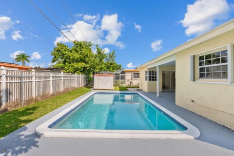 Villa ou maison à vendre à Lauderdale Lakes, Floride: 3 chambres, 120.96 m2 № 2413177 - photo 25