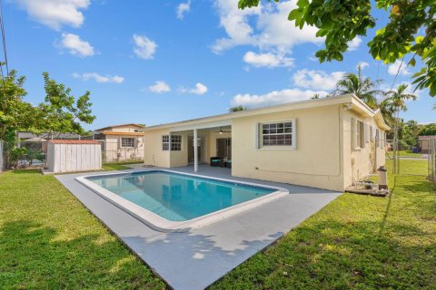 Villa ou maison à vendre à Lauderdale Lakes, Floride: 3 chambres, 120.96 m2 № 2413177 - photo 23