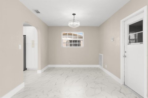 Villa ou maison à vendre à Lauderdale Lakes, Floride: 3 chambres, 120.96 m2 № 2413177 - photo 14
