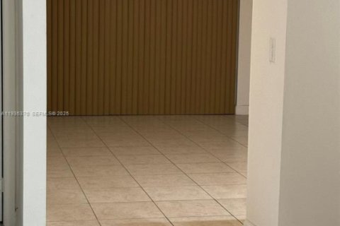 Townhouse in Miami, Florida 2 bedrooms, 97.83 sq.m. № 1993559 - photo 29