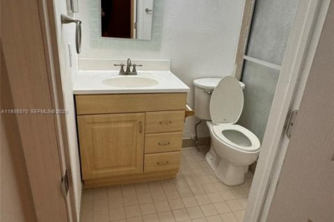 Townhouse in Miami, Florida 2 bedrooms, 97.83 sq.m. № 1993559 - photo 4