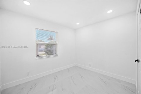 House in North Lauderdale, Florida 3 bedrooms, 115.85 sq.m. № 1852261 - photo 22
