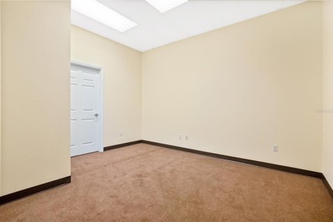 Commercial property in Orlando, Florida № 1688562 - photo 13