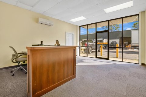 Commercial property in Orlando, Florida № 1688562 - photo 4