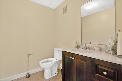 Commercial property in Orlando, Florida № 1688562 - photo 17