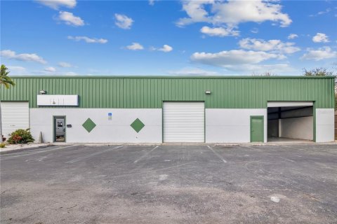Commercial property in Orlando, Florida № 1688562 - photo 30