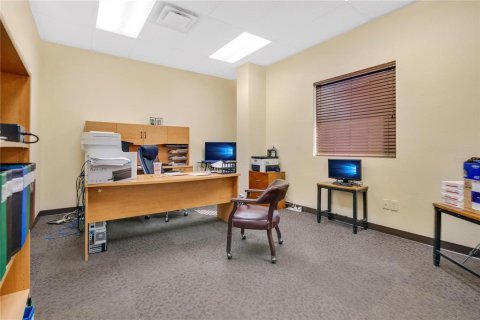 Commercial property in Orlando, Florida № 1688562 - photo 18