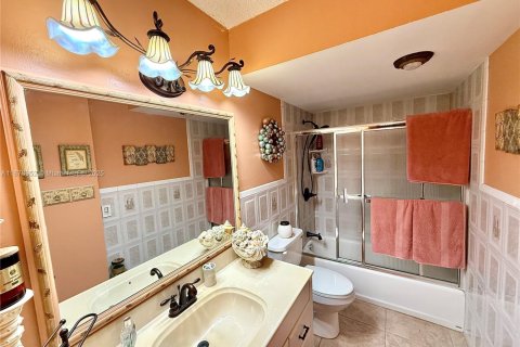 Condominio en venta en Hallandale Beach, Florida, 1 dormitorio, 66.8 m2 № 2018759 - foto 8