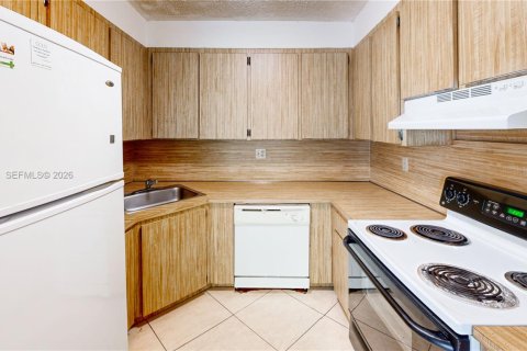 Купить кондоминиум в Майами, Флорида 2 спальни, 79.43м2, № 2004021 - фото 10