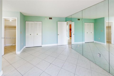 Купить кондоминиум в Майами, Флорида 2 спальни, 79.43м2, № 2004021 - фото 16