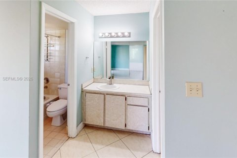 Купить кондоминиум в Майами, Флорида 2 спальни, 79.43м2, № 2004021 - фото 17