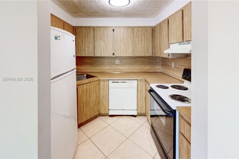 Купить кондоминиум в Майами, Флорида 2 спальни, 79.43м2, № 2004021 - фото 9