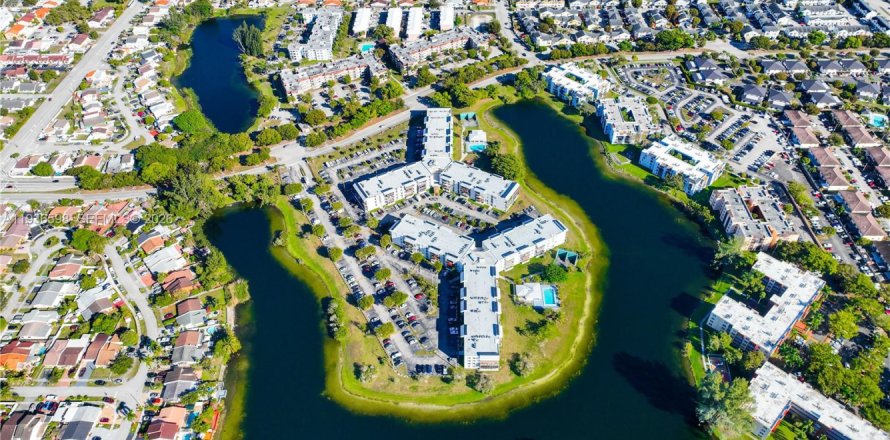 Кондоминиум с 2 спальнями в Майами, Флорида № 2004021