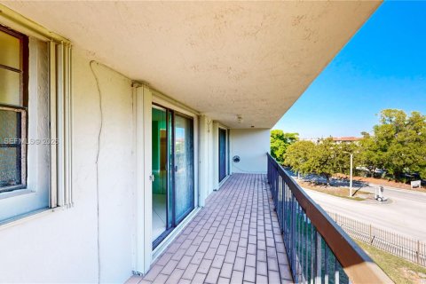 Купить кондоминиум в Майами, Флорида 2 спальни, 79.43м2, № 2004021 - фото 27