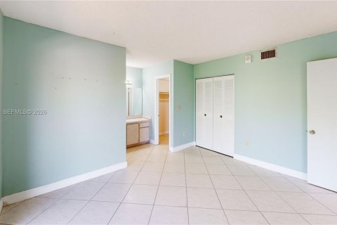 Купить кондоминиум в Майами, Флорида 2 спальни, 79.43м2, № 2004021 - фото 14