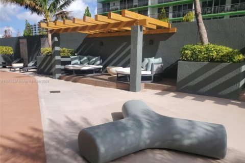 Condo in Miami, Florida, 2 bedrooms  № 1867972 - photo 14