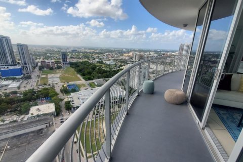Condo in Miami, Florida, 2 bedrooms  № 1867972 - photo 2