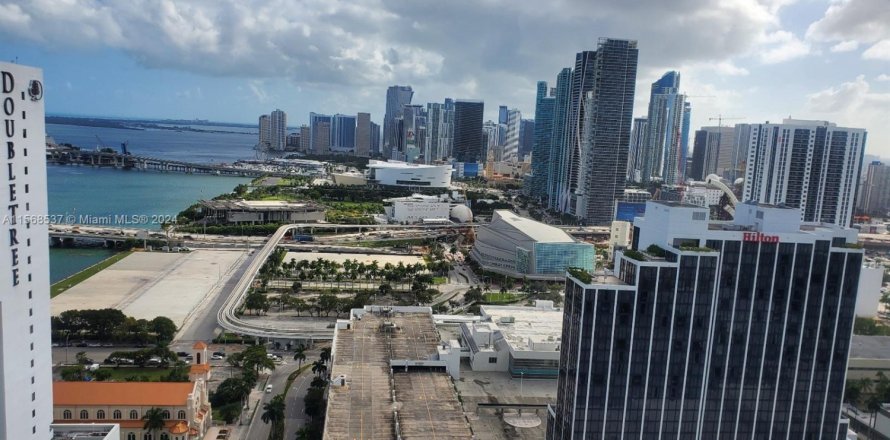 Condo in Miami, Florida, 2 bedrooms  № 1867972