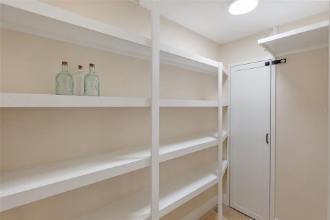 Купить виллу или дом в Брейдентон, Флорида 8 комнат, 340.39м2, № 2100310 - фото 16
