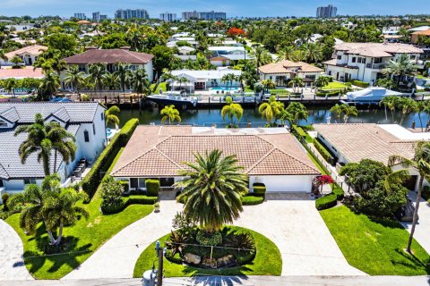 Villa ou maison à Lighthouse Point, Floride 4 chambres, 263.29 m2 № 2245852