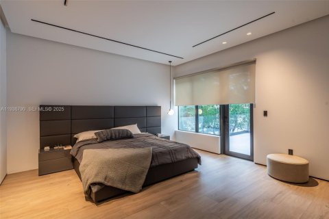 Casa en venta en Doral, Florida, 5 dormitorios, 377.83 m2 № 1994649 - foto 29