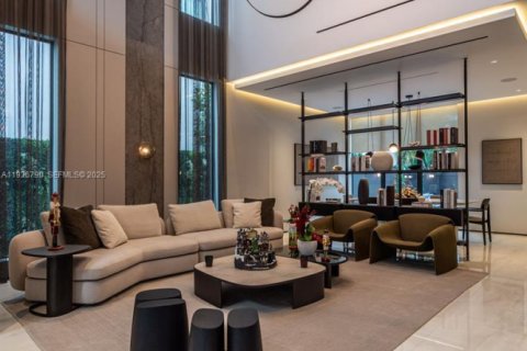 Casa en venta en Doral, Florida, 5 dormitorios, 377.83 m2 № 1994649 - foto 7