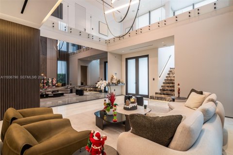 Casa en venta en Doral, Florida, 5 dormitorios, 377.83 m2 № 1994649 - foto 8