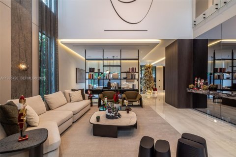 Casa en venta en Doral, Florida, 5 dormitorios, 377.83 m2 № 1994649 - foto 2