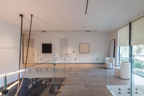 Casa en venta en Doral, Florida, 5 dormitorios, 377.83 m2 № 1994649 - foto 26