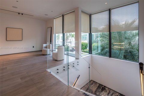 Casa en venta en Doral, Florida, 5 dormitorios, 377.83 m2 № 1994649 - foto 25