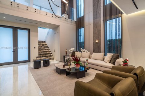 Casa en venta en Doral, Florida, 5 dormitorios, 377.83 m2 № 1994649 - foto 12