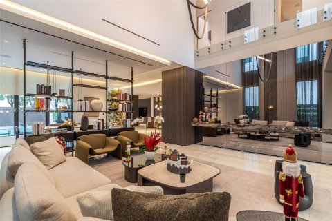 House in Doral, Florida 5 bedrooms, 377.83 sq.m. № 1994649