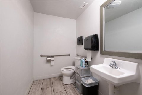 Купить коммерческую недвижимость в Гейнсвилл, Флорида № 794684 - фото 16