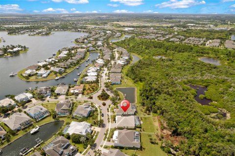 House in Apollo Beach, Florida 3 bedrooms, 243.5 sq.m. № 1854708 - photo 6