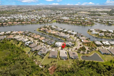 House in Apollo Beach, Florida 3 bedrooms, 243.5 sq.m. № 1854708 - photo 7