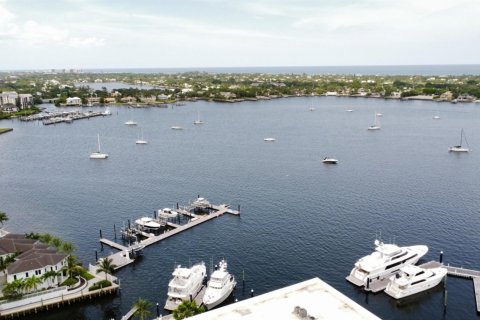 Condo in North Palm Beach, Florida, 2 bedrooms  № 1093791 - photo 1