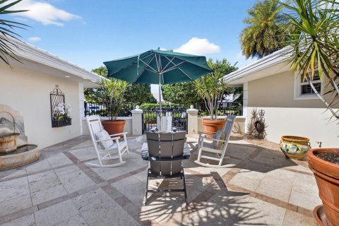 House in Boynton Beach, Florida 3 bedrooms, 323.11 sq.m. № 2169881 - photo 5