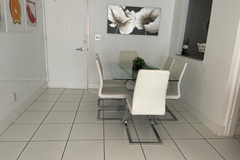 Copropriété à vendre à Miami Beach, Floride: 2 chambres, 92.9 m2 № 2016968 - photo 9