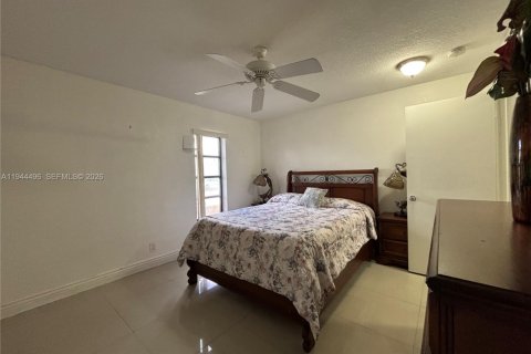 Apartamento en alquiler en Coral Springs, Florida, 2 dormitorios, 267.37 m2 № 2060112 - foto 9