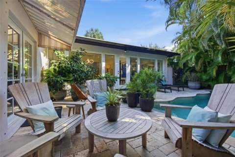 House in Miami, Florida 3 bedrooms, 238.57 sq.m. № 2030703 - photo 26