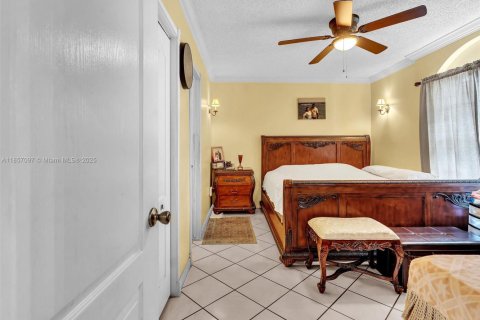 House in Homestead, Florida 3 bedrooms, 152.73 sq.m. № 1881829 - photo 19