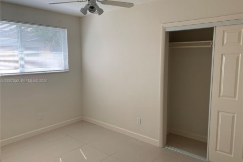 Propiedad comercial en venta en Miami, Florida, 193.14 m2 № 2154541 - foto 5