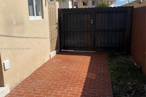 Propiedad comercial en venta en Miami, Florida, 193.14 m2 № 2154541 - foto 8