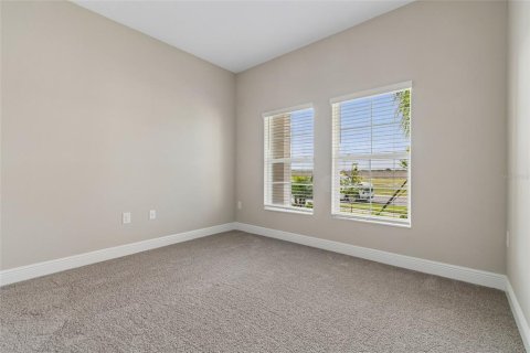 House in Lakeland, Florida 5 bedrooms, 293.11 sq.m. № 2197599 - photo 6