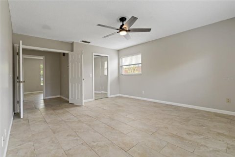 House in Palm Harbor, Florida 3 bedrooms, 135.64 sq.m. № 1801599 - photo 21